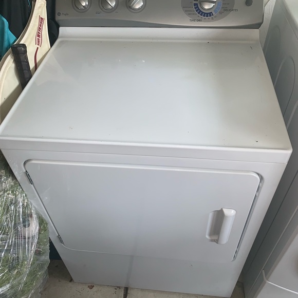Great condition washer & dryer set! - Picture 2 of 4